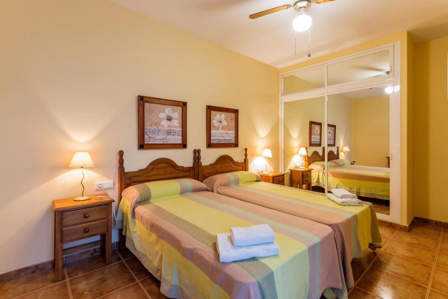 Apartamentos La Casa Del Barrio 마로 외부 사진